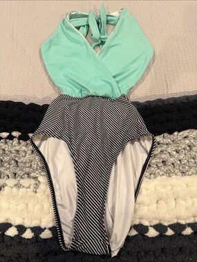 COCOSHIP Mint Green and Black Striped One-Piece Swimsuit